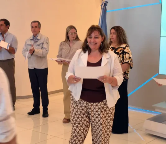 En Zárate: más de 350 estudiantes recibieron sus certificados en un acto educativo en la planta de Toyota