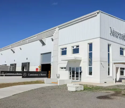 En Zárate firman alianza público-privada ente el Municipio y Mercedes-Benz que fortalece el entramado productivo