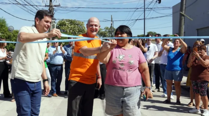 Se inauguró la nueva Lintridis: Abrazado con los vecinos Matzkin emocionado dijo “no es solo la inauguración de una calle”