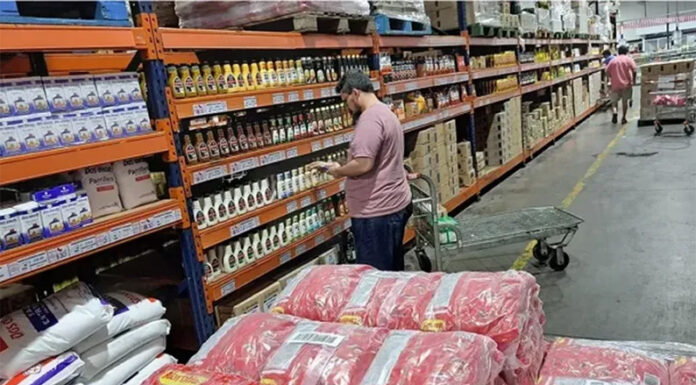 Indec: noviembre también dejó caída de ventas en supermercados, mayoristas y shoppings