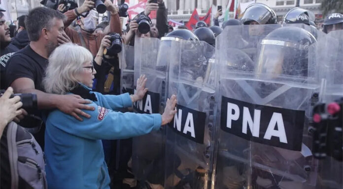 Milei reprimió casi la mitad de las manifestaciones del 2025, según la Comisión Provincial por la Memoria