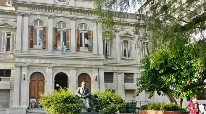 Las universidades no arrancan las clases: declararon una semana de paro docente