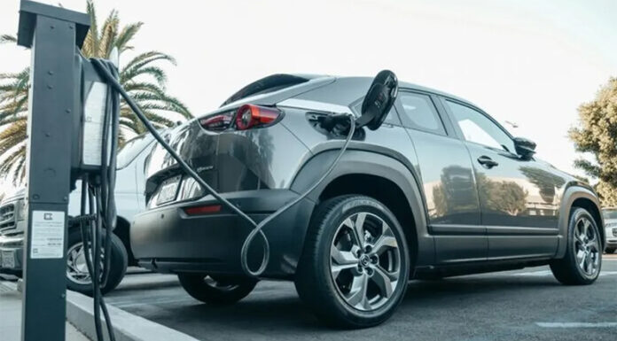 La venta de autos híbridos y eléctricos creció un 88% en 2025