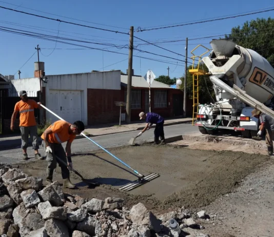 En Zárate las obras públicas avanzan en las calles España y en Lintridis