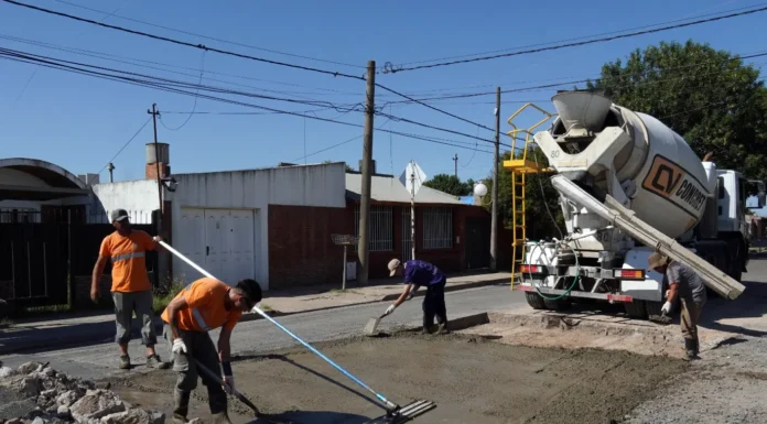 En Zárate las obras públicas avanzan en las calles España y en Lintridis