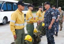 La Armada Argentina desplegó brigadistas forestales a Esquel