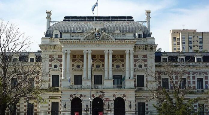 La Provincia ofreció a docentes y estatales un 2% de aumento y los gremios lo rechazaron