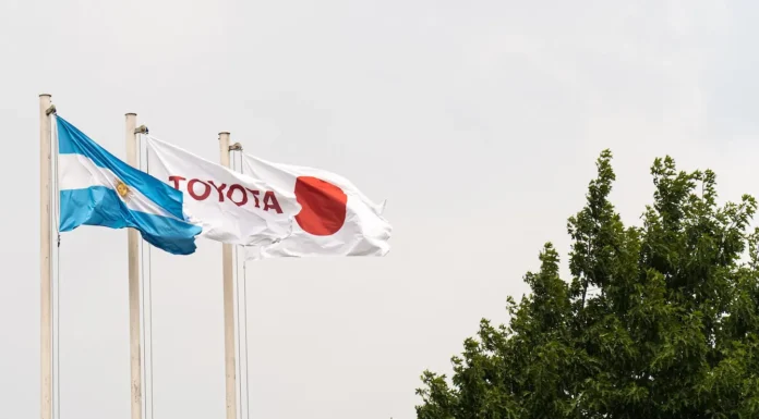 En Zárate se informó que Toyota alcanzó un récord histórico de ventas globales en 2025