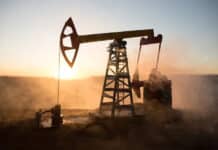 El precio del petróleo ya subió un 55% a un mes del inicio de la guerra en Medio Oriente