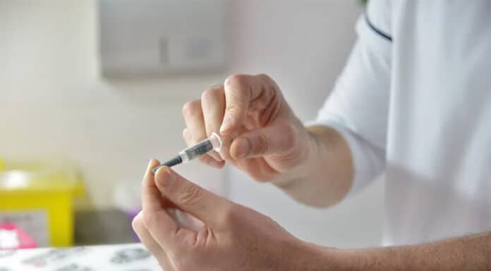 PAMI empezó a aplicar la vacuna antigripal en las farmacias