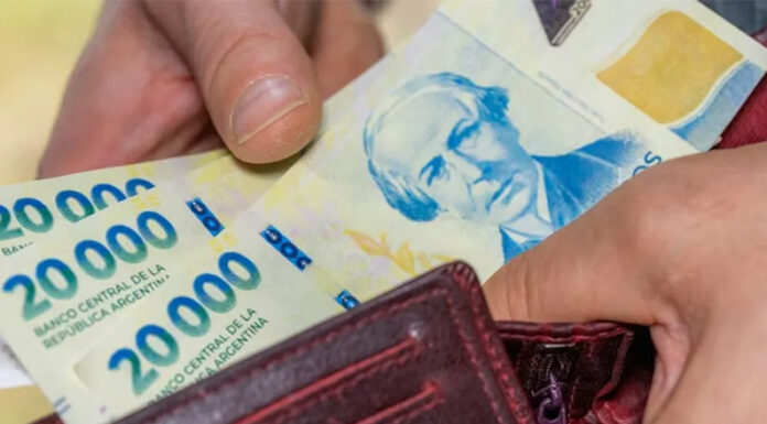 Indec: el incremento de los salarios en enero perdió contra la inflación