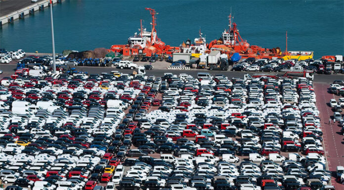 El Gobierno tiene listo el decreto que bajará las retenciones a la exportación de autos: cómo será y qué podría frenarlo