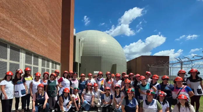 Docentes de Zárate y Lima recorrieron Atucha en una jornada de formación y diálogo educativo