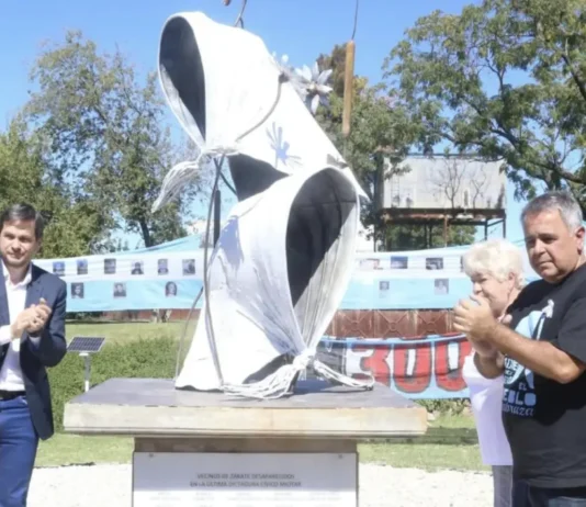 En Zárate se realizó el acto por los 50 años del golpe de Estado en la Plaza de la Memoria