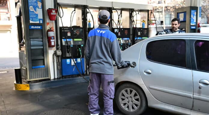 Cuánto van a aumentar la nafta y el gasoil en mayo si las petroleras trasladan la suba del Impuesto a los Combustibles