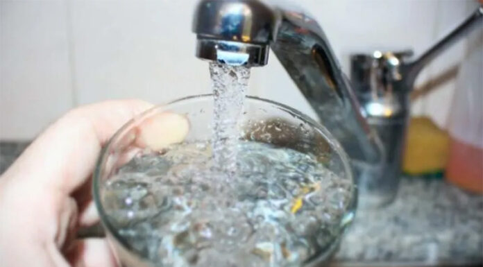 Agua: Nación limitó los aumentos mensuales de AySA hasta agosto