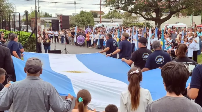 En Zárate se realizó esta mañana el acto oficial a 44 años de la Gesta de Malvinas con mucha emotividad