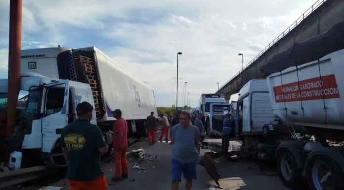 En Zárate: Accidente en el puente Mitre y comienzo del fin de semana largo con alta carga vehicular