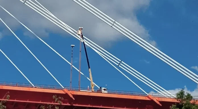 Complejo Zárate – Brazo Largo: Autovía del Mercosur realizó trabajos de reparación y mantenimiento de luminarias sobre el puente