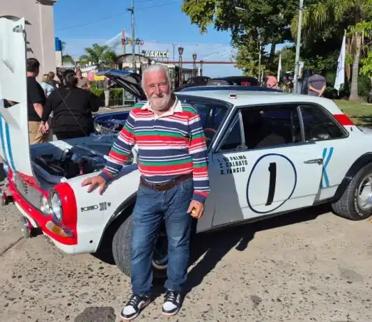 Zárate: multitudinario encuentro del Auto Club en la costanera con más de 20 joyas en exhibición