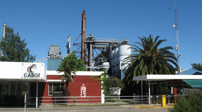 Cierra una histórica fábrica en Campana donde trabajan 150 operarios