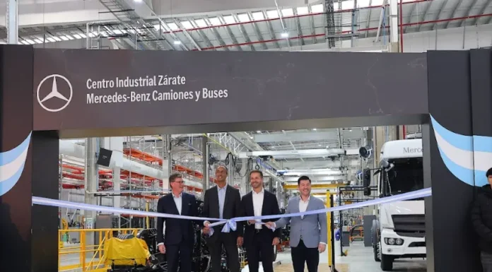 Zárate: Se abre una nueva etapa industrial con la inauguración de Mercedes-Benz camiones y buses