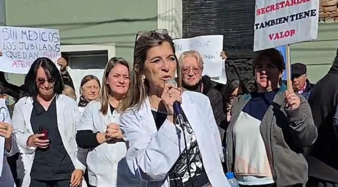 Zárate: médicos de cabecera del PAMI salieron a la calle para reclamar por los recortes