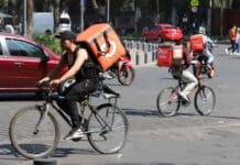 Un repartidor necesita completar casi 150 entregas al mes para no ser pobre y más de 450 para sostener un hogar