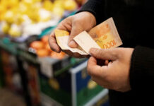Crece la población que se asume “clase baja” y que cree que el salario pierde con la inflación