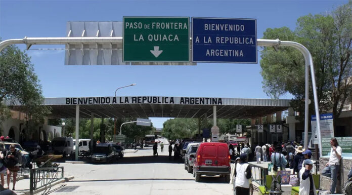 ¿Qué es un mensaje de odio y quién los detecta?: las dudas que genera el decreto de Milei sobre extranjeros