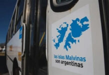 Polémica porque desapareció la leyenda “Las Islas Malvinas son argentinas” de colectivos