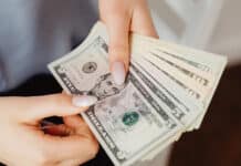 En julio, 1,7 millones de argentinos compraron dólares: fue récord desde la elecciones