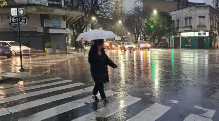Temporal en el AMBA: cayó en horas más de la mitad de la lluvia prevista para todo agosto