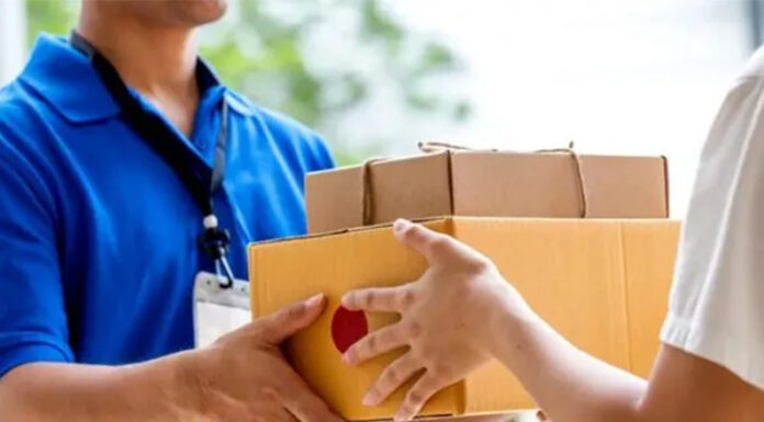 Importaciones “puerta a puerta” cuadruplicaron su peso sobre la venta de ropa y electrónica, con precios hasta 54% más bajos
