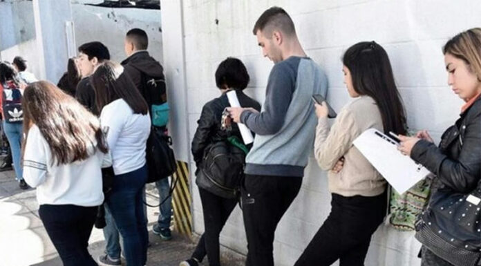 La reforma laboral aún tiene impacto limitado: volvió a caer el empleo privado formal