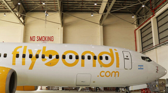 La libertad de volarse: Flybondi desmanteló sus puestos en Aeroparque y enfrenta un embargo judicial millonario