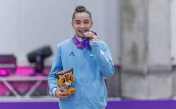 Tiene 16 años, ganó cinco medallas en los Juegos Suramericanos y hace rifas para poder competir en el Mundial de gimnasia
