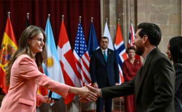 Messi recibió la medalla de Asturias de la mano de la Princesa en la previa de los premios